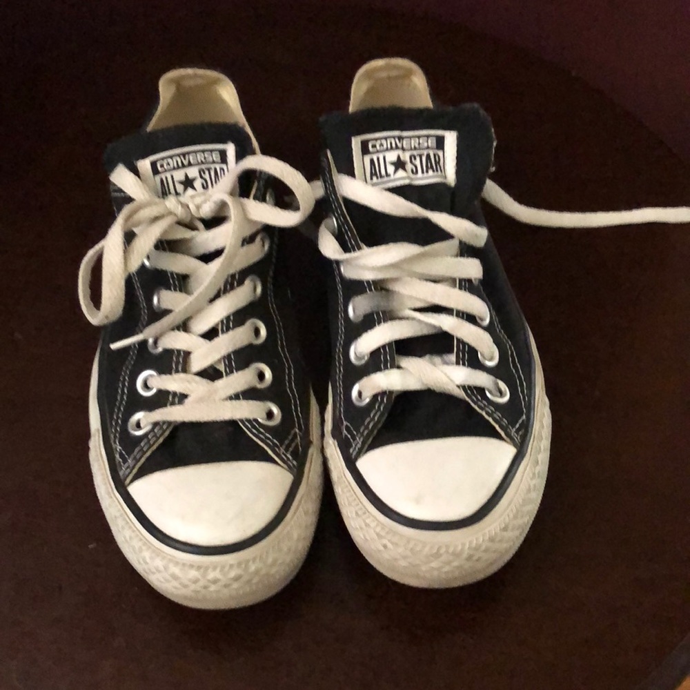 Black low top converse sneakers
